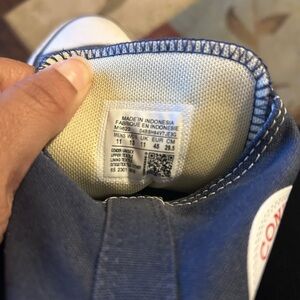 Converse Men’s Navy High-Top Sneakers